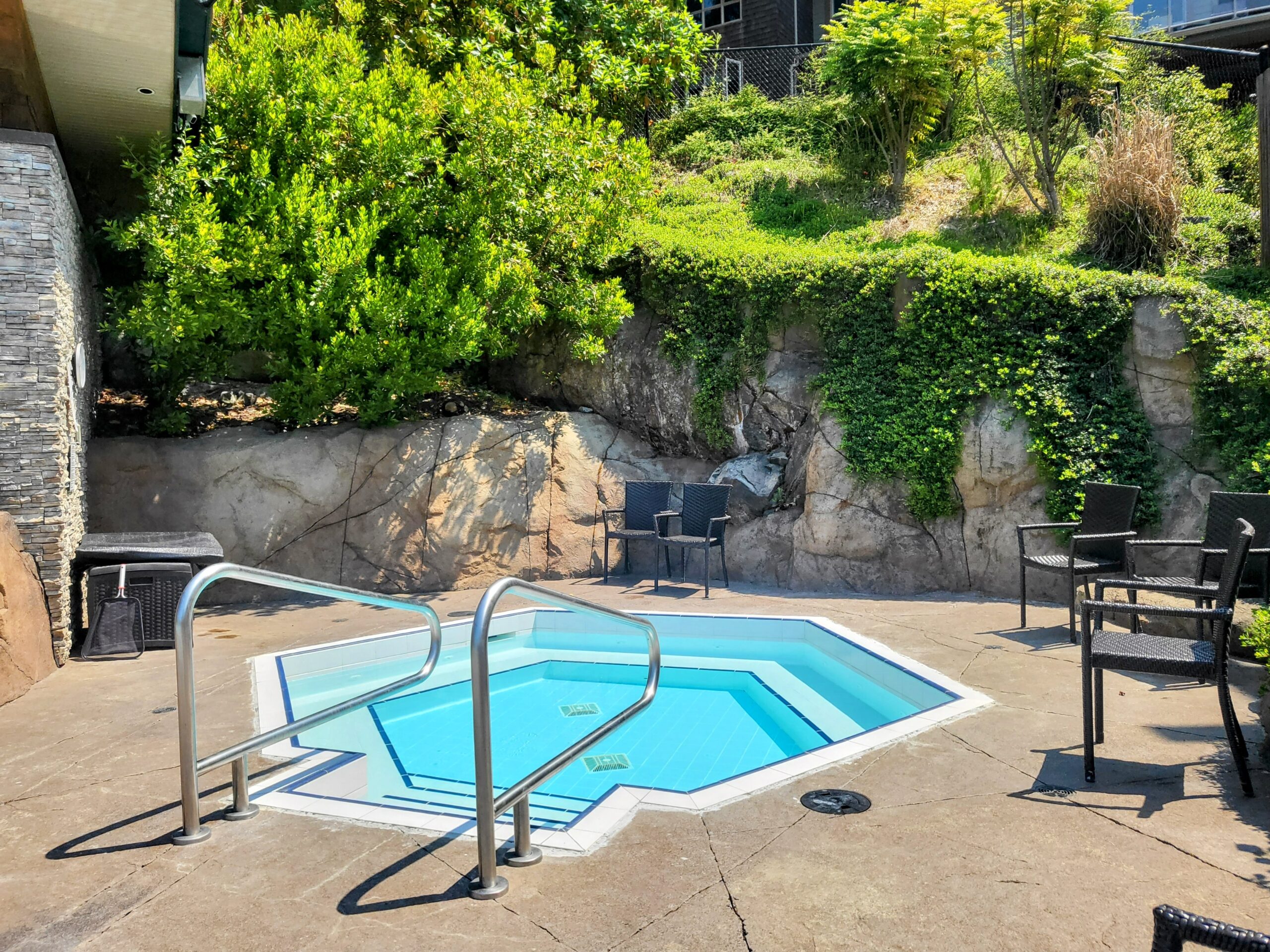 resort hot tub